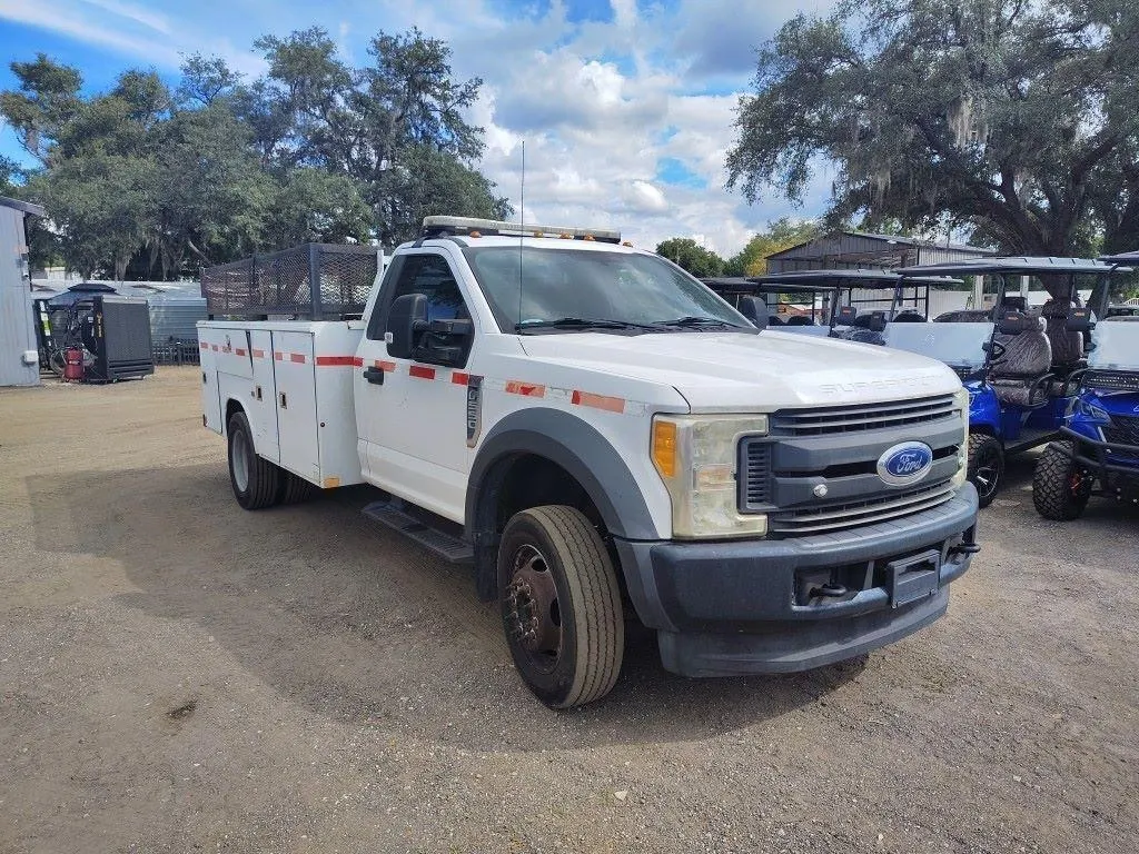 2017 Ford F550 SD XLT; RUNS /MOVES