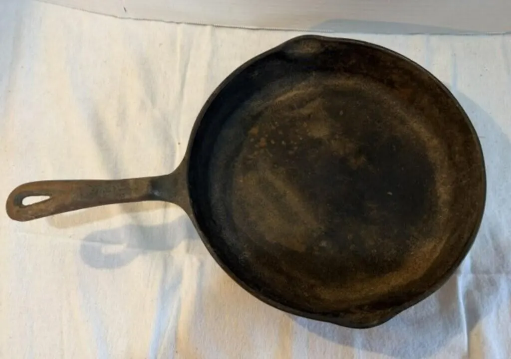 Wagners 10 1/2" Cast Iron Skillet