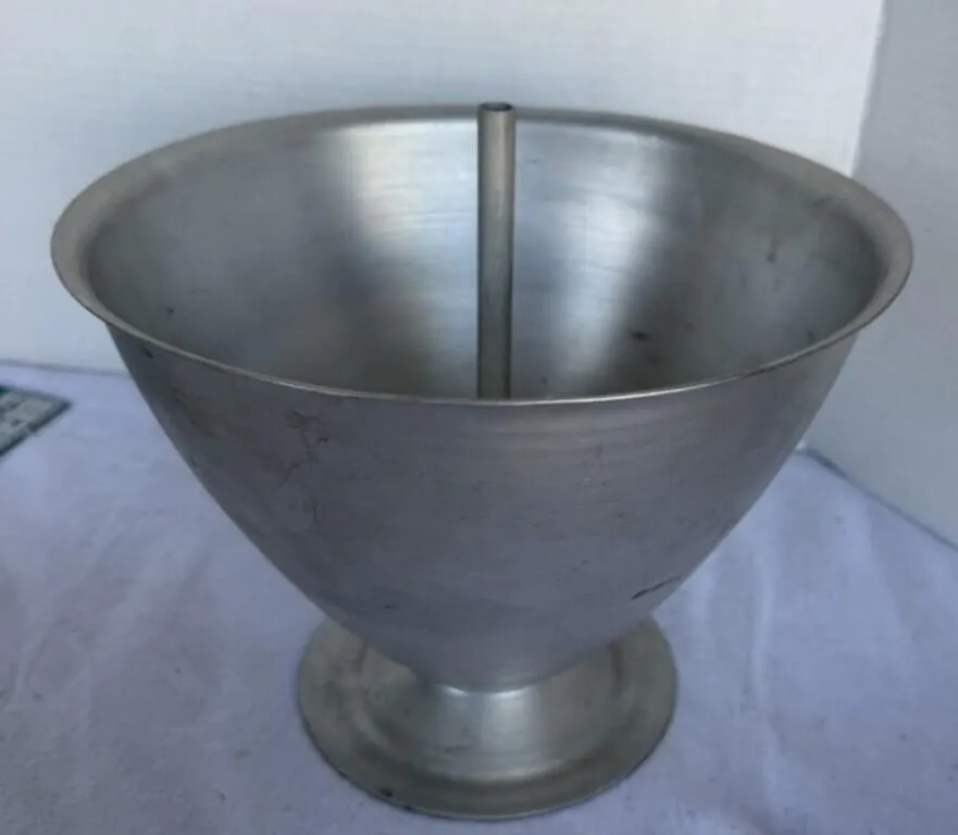 VTG. Wilton Wonder Mold Doll Cake Pan