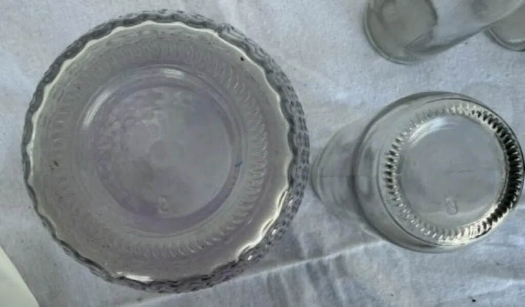 4 clear glass bowls