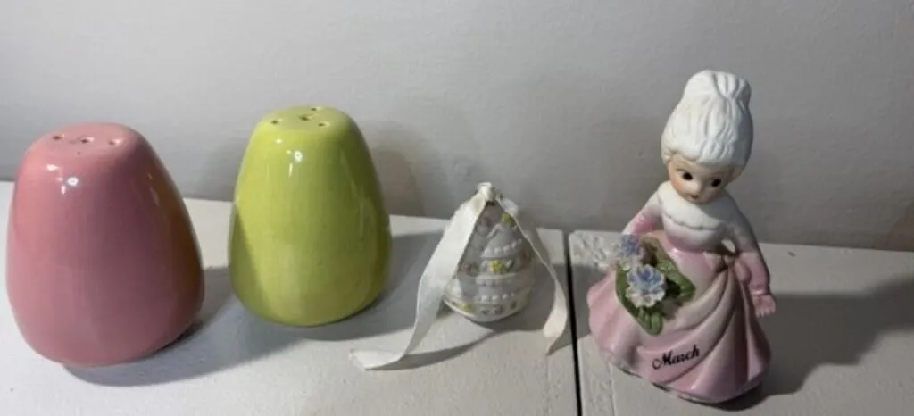 vintage S&P Shakers & Porcelain items