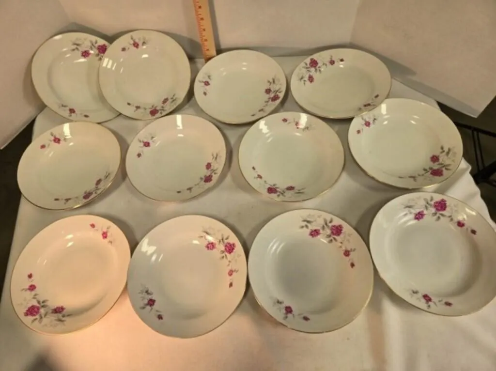 12 piece bowl set, 8" across