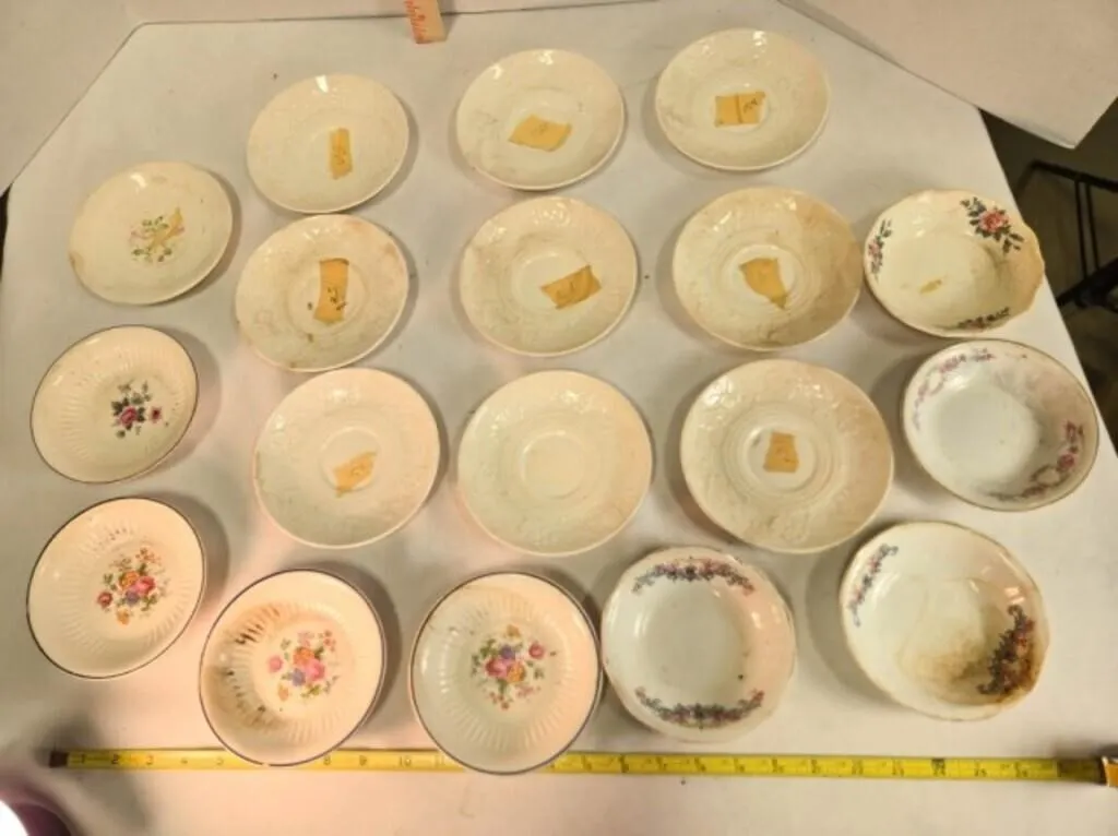 Saucers & small bowls; need cleaning