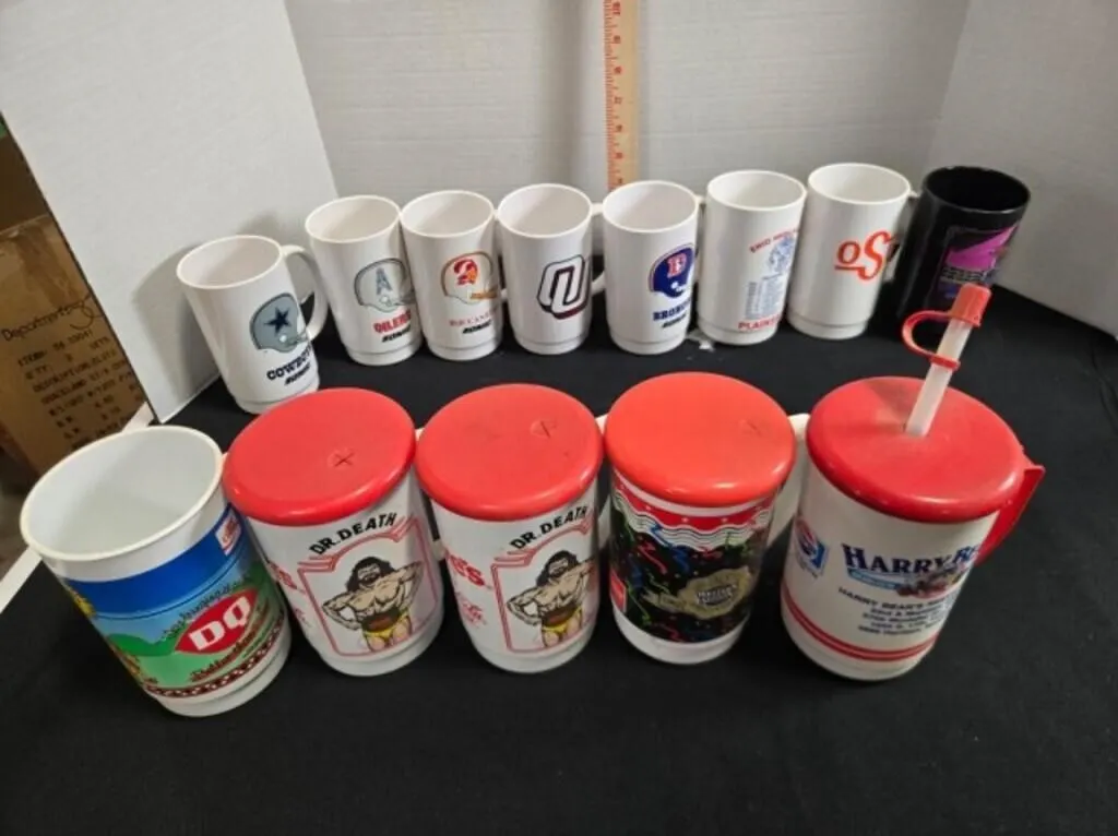 13 Sport teams & promo plastic mugs