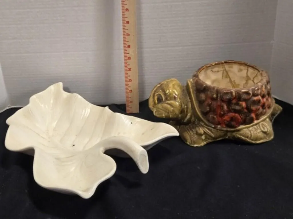 Turtle image planter , 5" area; leaf tray14"