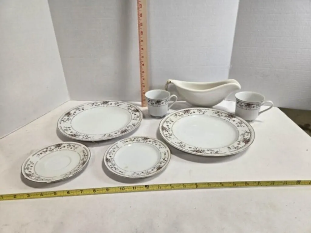 2 - 10" Claremont dinner plates, 2 cups, cup sauce
