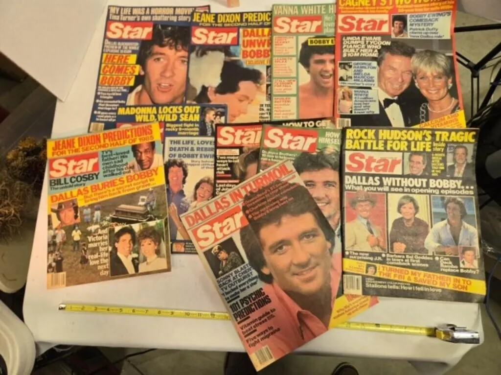 10 vintage Star papers