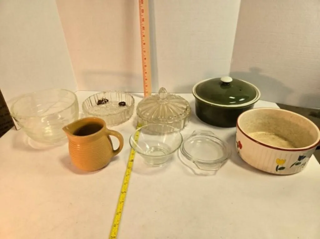 8 pieces Glass kitchenware; Clear bowl w/lid