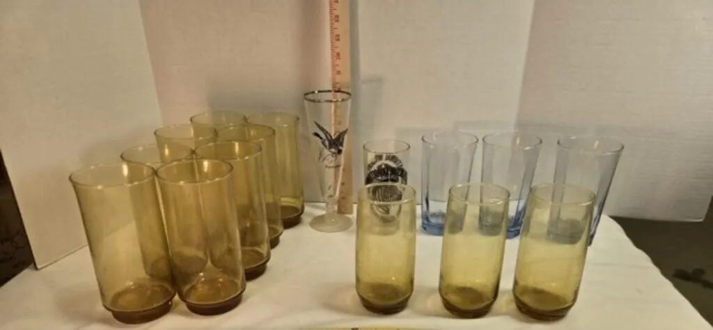 Glasses, 8 amber (7"), 3 blue, 3 amber, beer glass