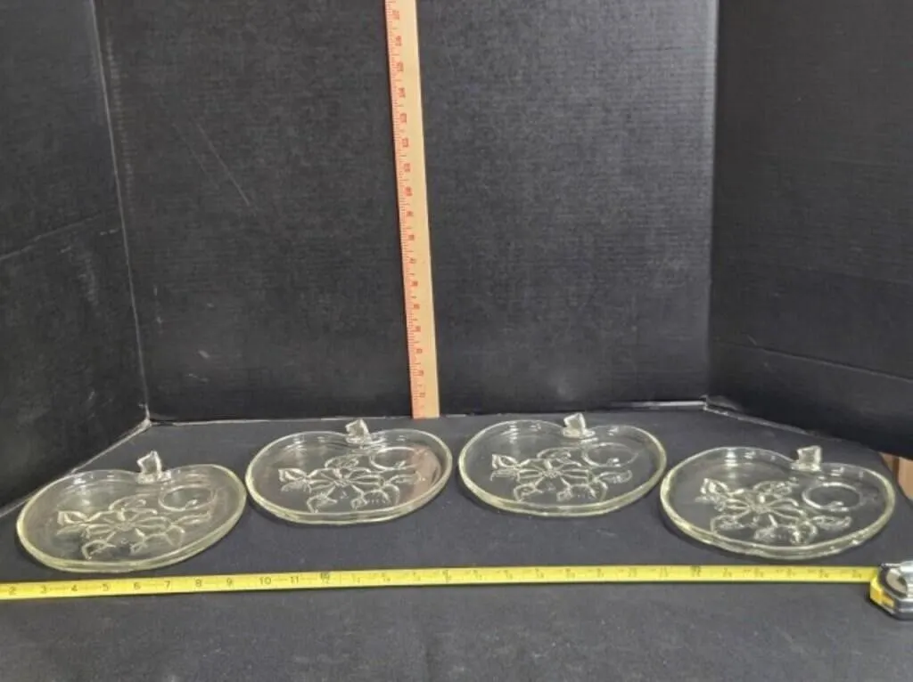4 clear glass apple shaped lunch plates