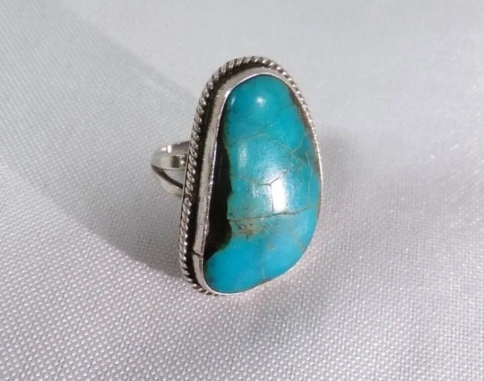 Vintage Elongated Turquoise/Silver Bezel Ring