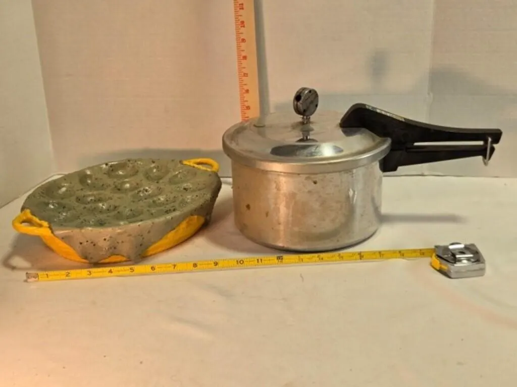 Pressure cooker, egg tray