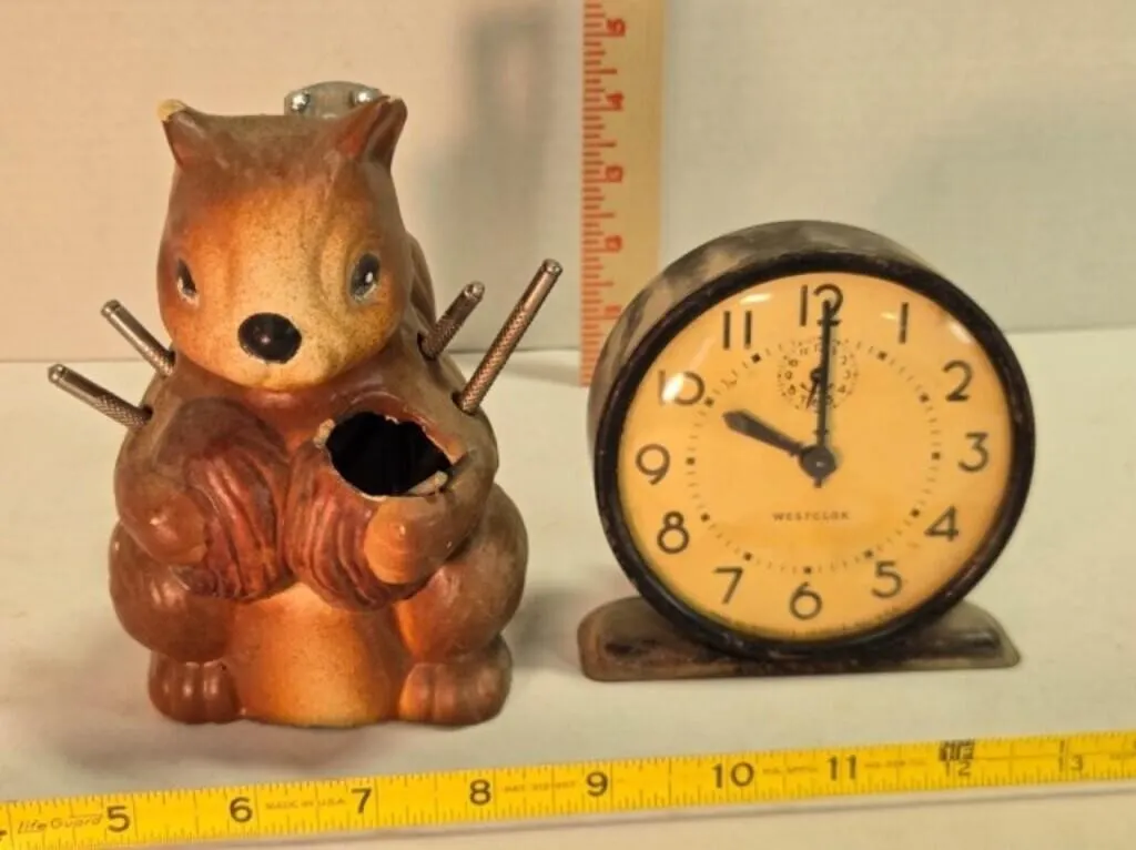 Ceramic squirrel nutcracker set, wind up clock