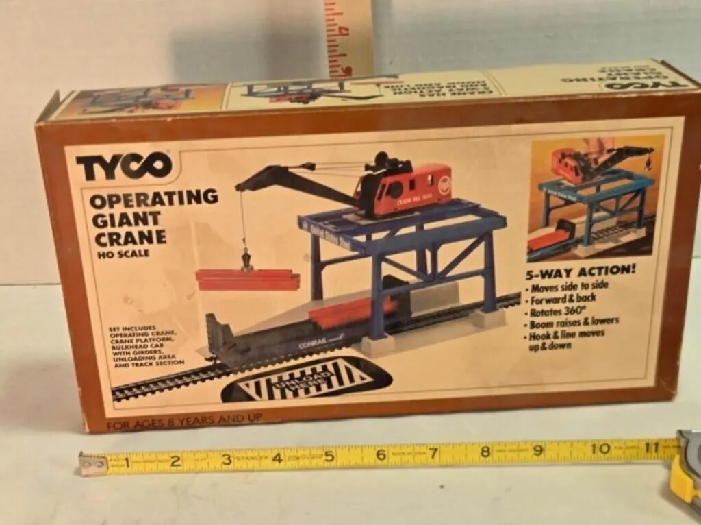 Tyco Giant Operating Crane