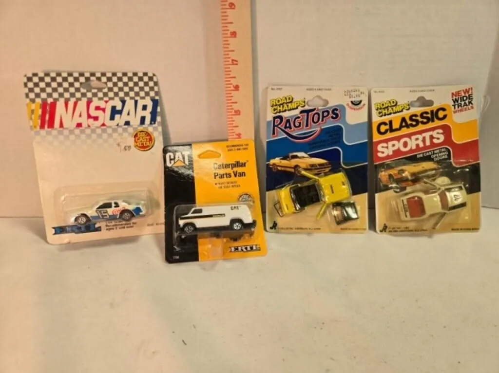 4 model vehicles; ERTL NASCAR, 2 Road Champs