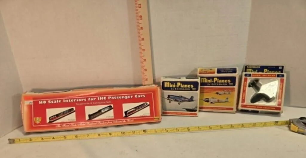 HO scale interior for IHC passenger cars; 3 planes