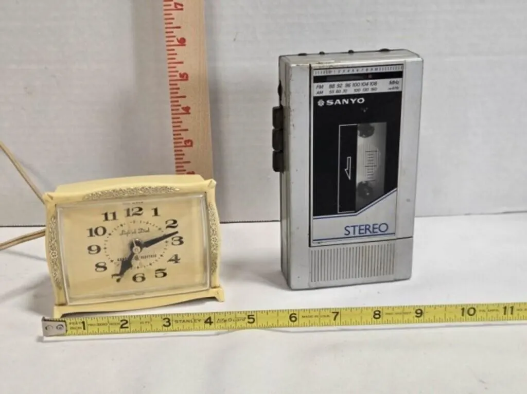 Electric alarm clock & cassette player