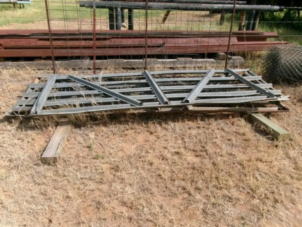 Gates, Galvanized 1pc 10' 2pcs 12'