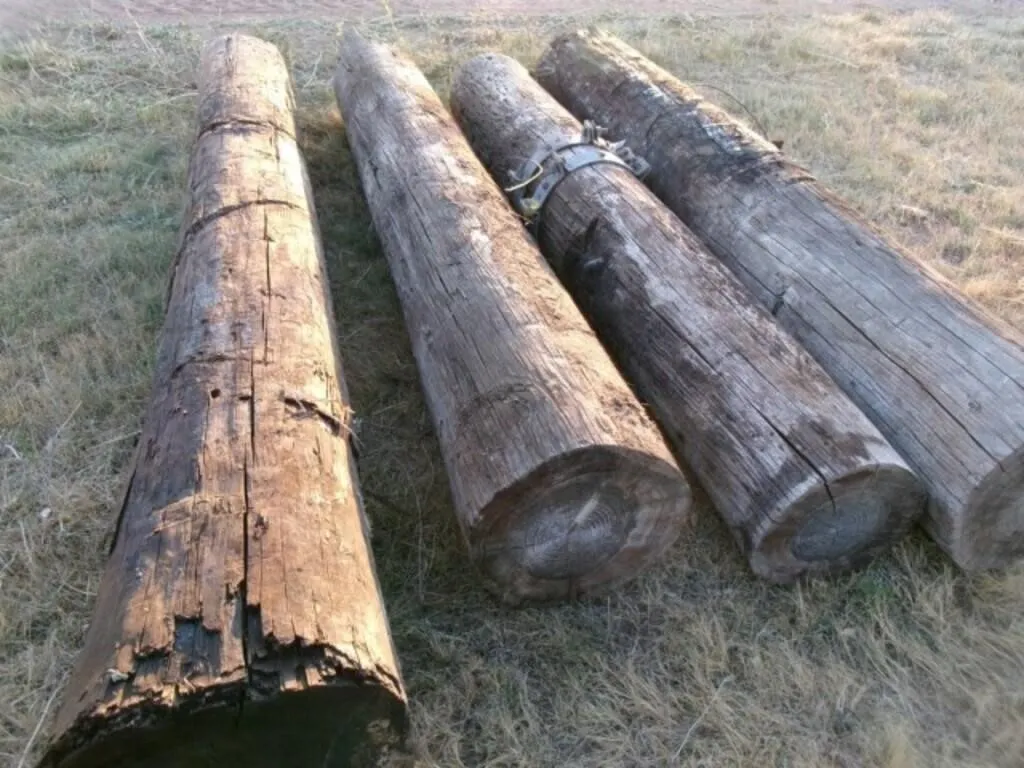 Post, Large Cresot-4pcs-9 1/2' to 12' Long