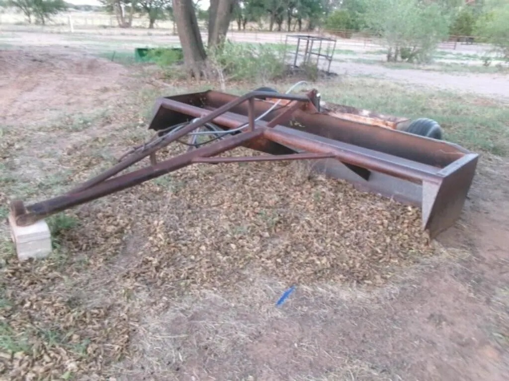 Box Blade, 12' Hydraulic Ratzlaff w/Cylinder