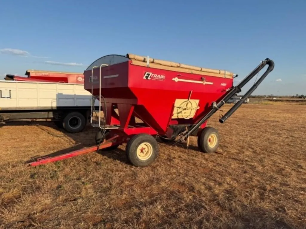 E-Z Trail 3400 Grain Cart