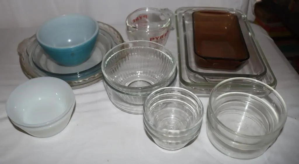 Mixing Bowls, Measuring Cup, Baking Dishes,