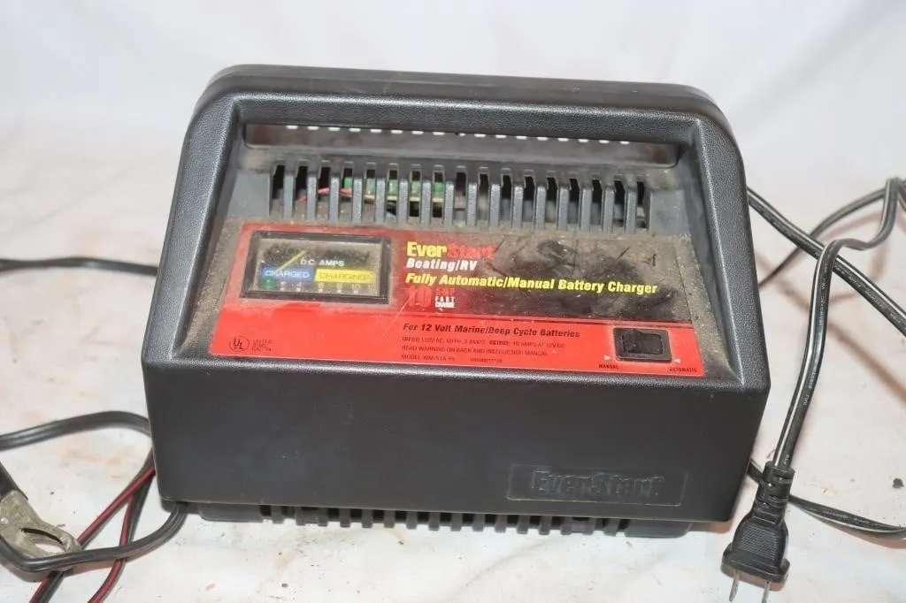 EverStart 10 Amp Battery Charger, Works