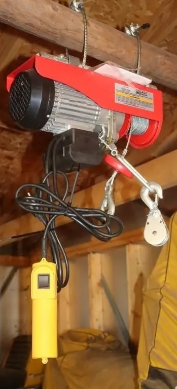Chicago Electric 440/880 Lbs. Electric Hoist WORKS