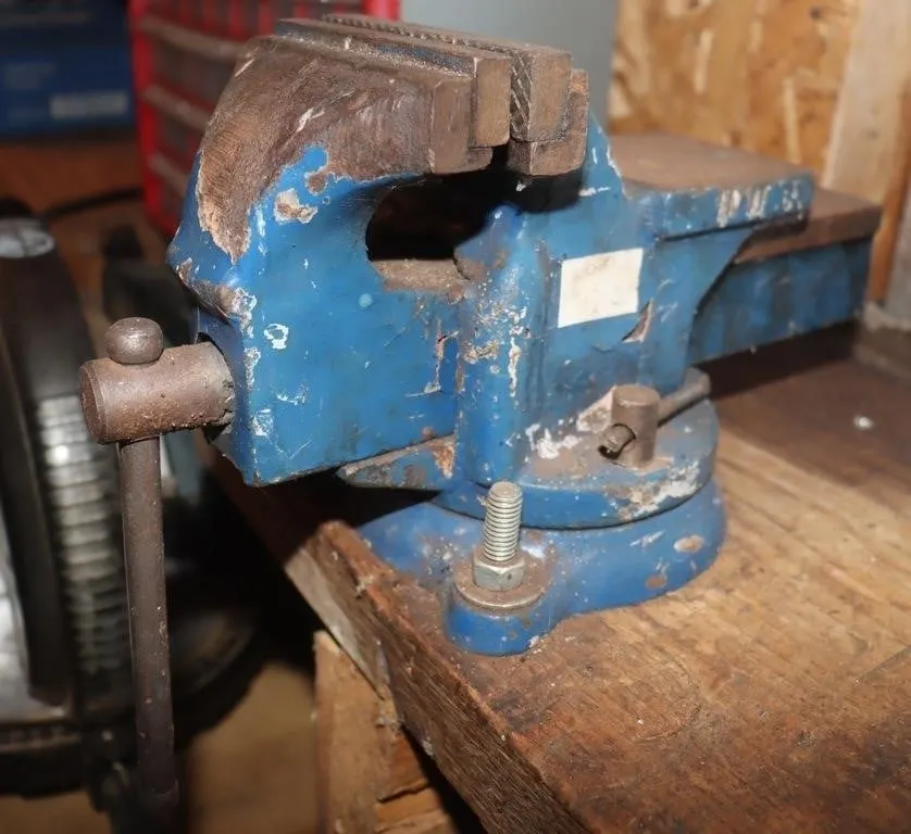 Bench Vise