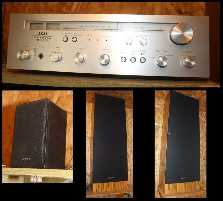 Akai AA-1010DB Stereo Receiver w/ Speakers