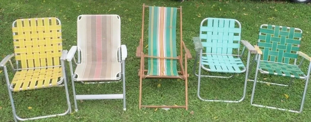 5 Folding Lawn Chairs