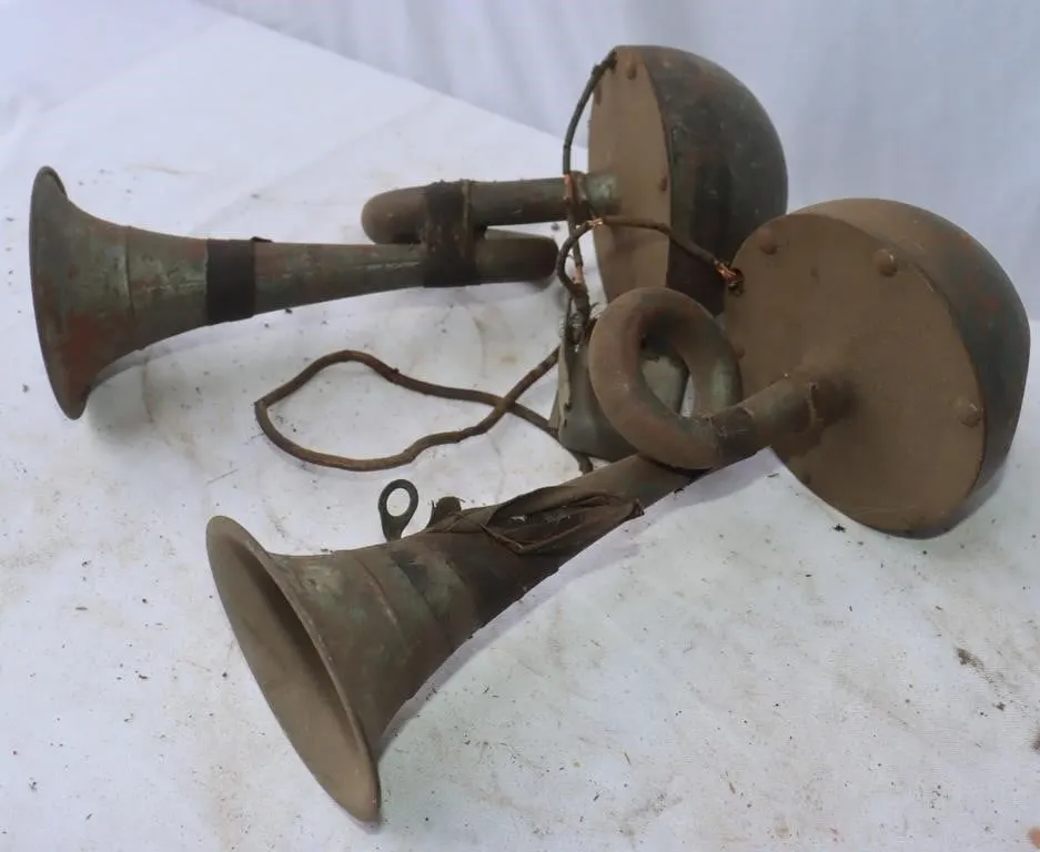 2 Vtg Automotive Horns w/ Relay