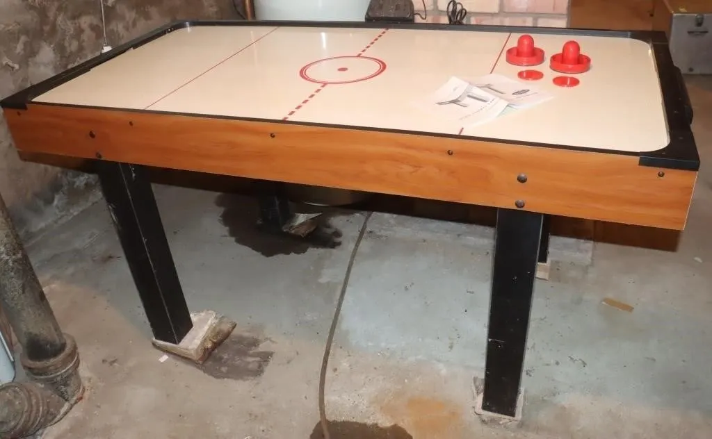 Venetian GT25 Air Hockey Table, Works