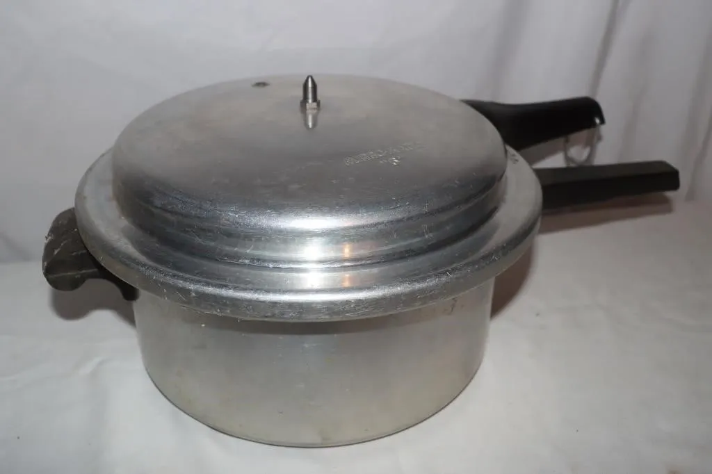 Mirro-Matic 6qt Aluminum Pressure Cooker
