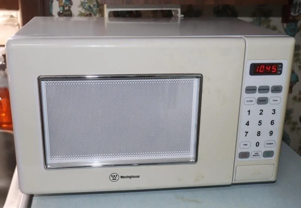 Westinghouse Countertop Microwave, Works