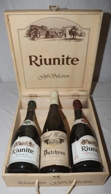 Riunite Wine Gift Selection w/