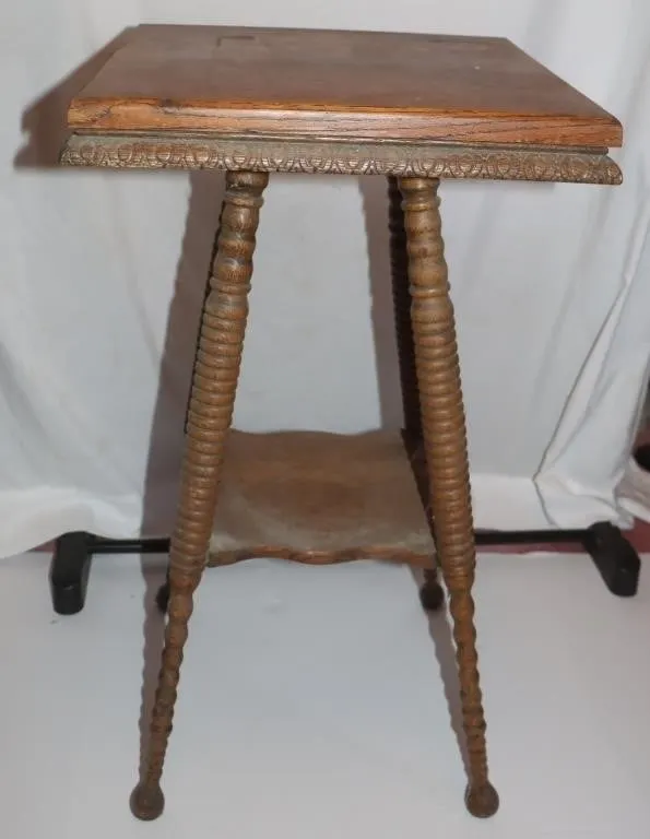 Oak Pedestal Stand 15.5" x 15.5" x 28.5"