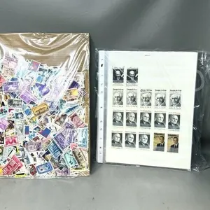 collection of over 1900 US stamps