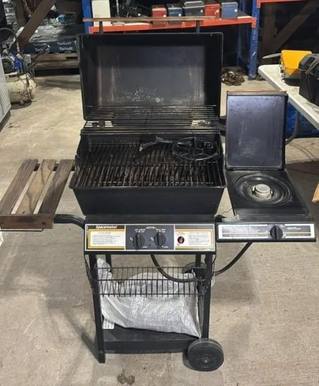 Spacemaker BBQ w/Side Burner. Untested.