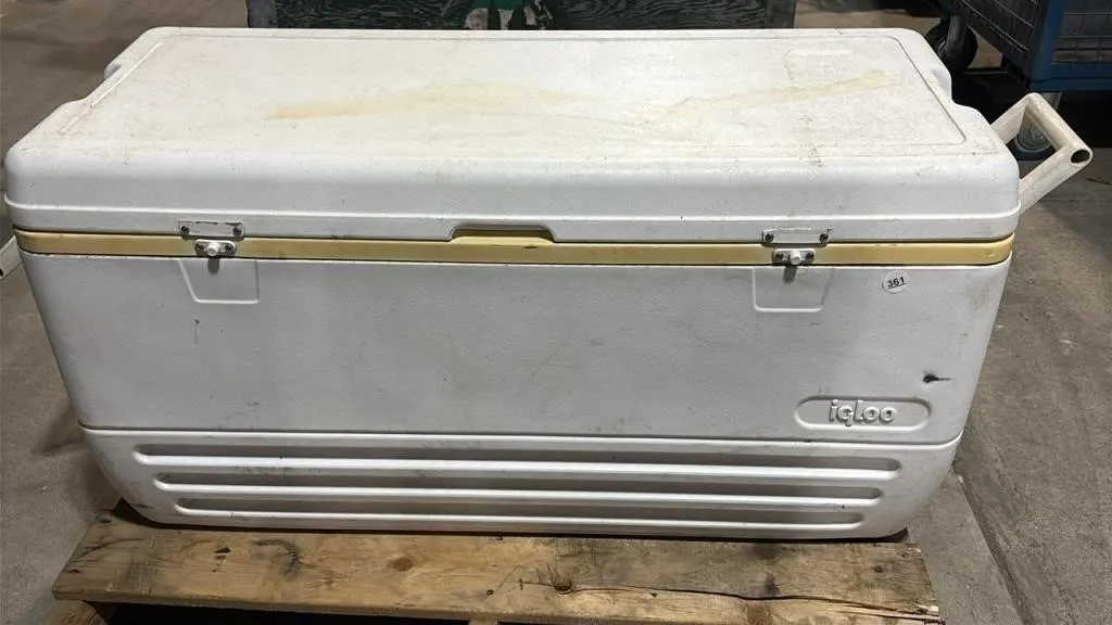 Large Igloo Cooler, Broken Latches Shown