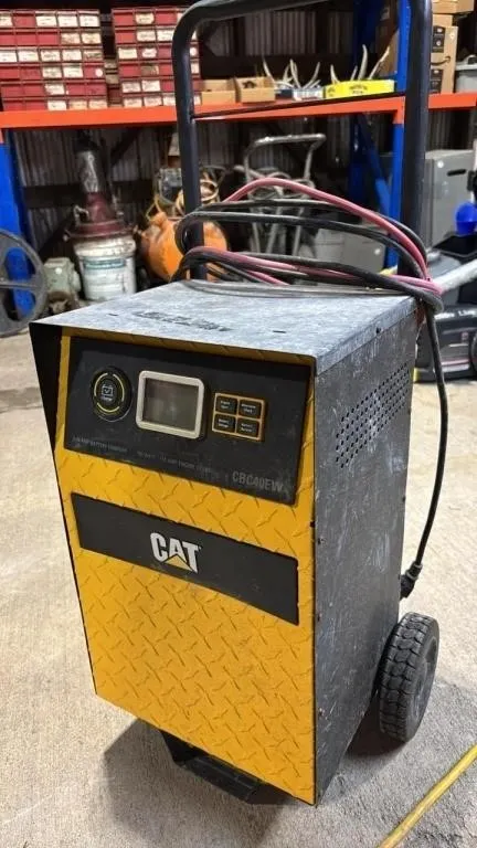 CAT CBC40EW Battery Charger/Booster on Wheels 40