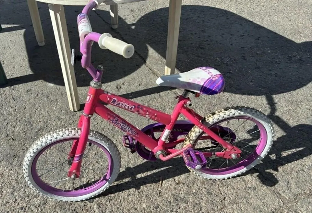 14” Movelo Razzle Children’s Bike. *C