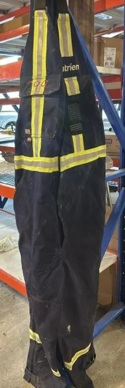Nutrien 2XL Men’s Work Reflective Overalls.