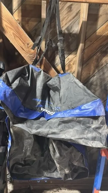 Vetoos Soft Vehicle Cargo Topper.