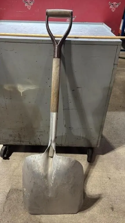 Aluminum Scoop Shovel.