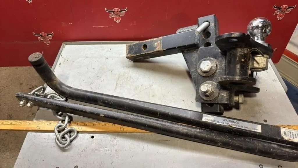 Equalizer Trailer Hitch w/2-5/16" Ball.
