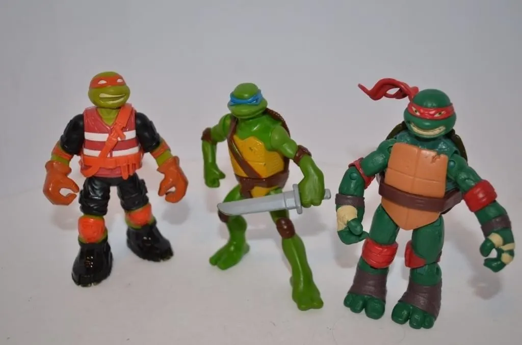 3 Lot Teenage Mutant Ninja Turtles action figures