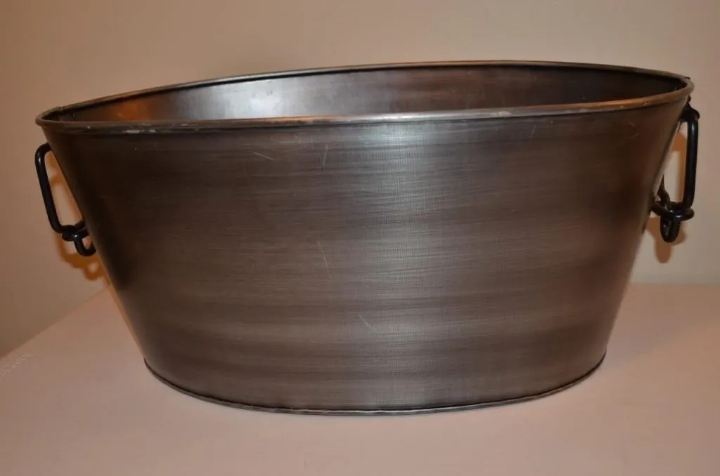 Galvanized metal oval beverage tub or wash basin