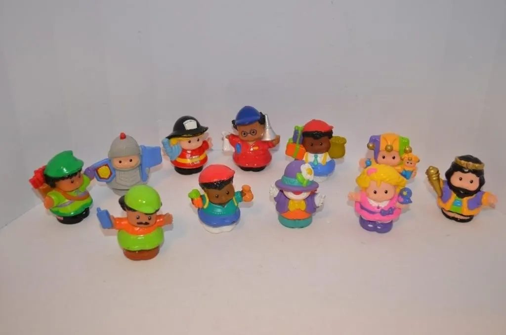 Vintage plastic Fisher-Price Little People figures