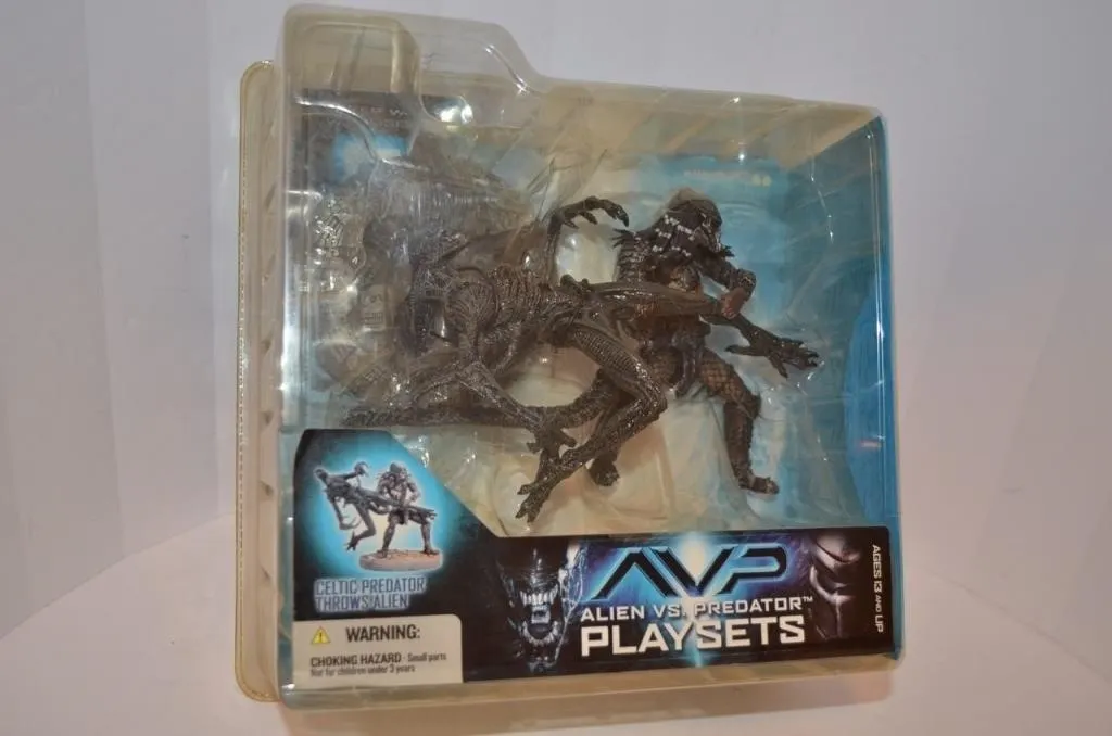 Celtic Predator Throws Alien action figure playset
